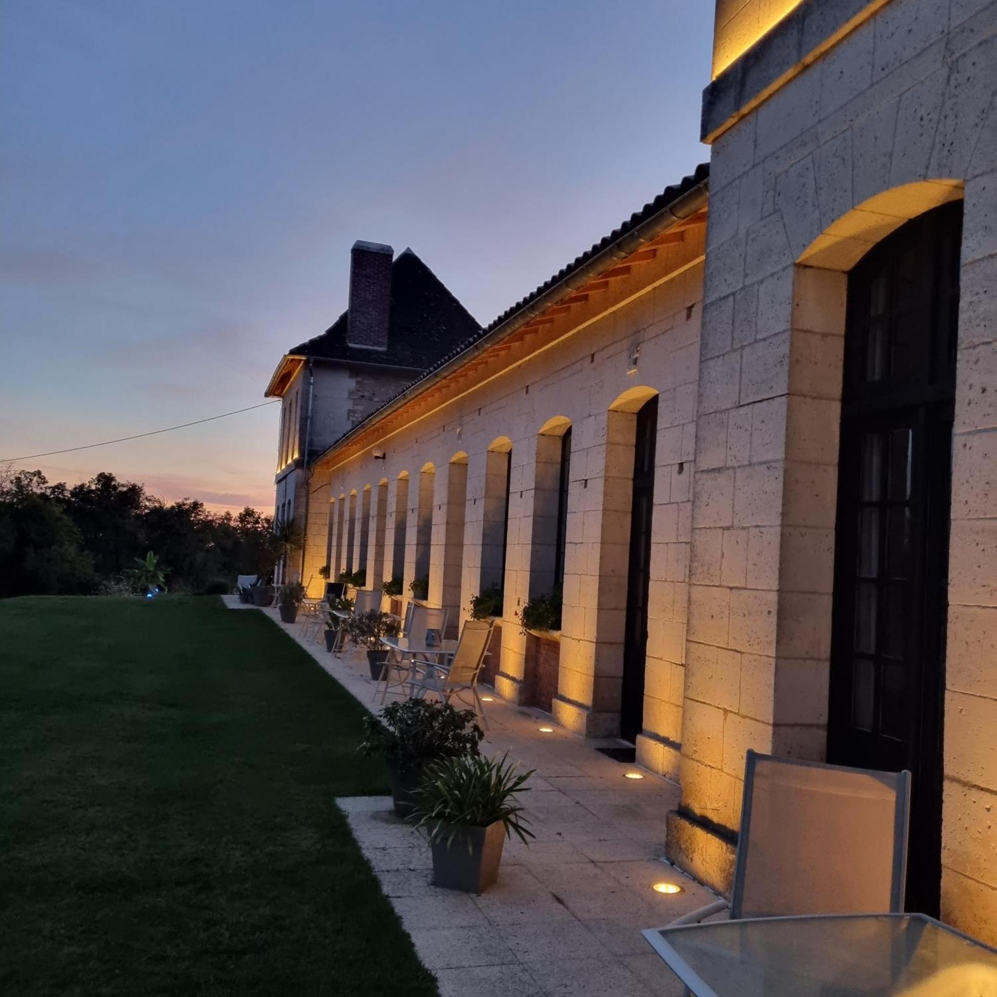 Chateau Neuf Le Desert Le Pizou Exteriér fotografie