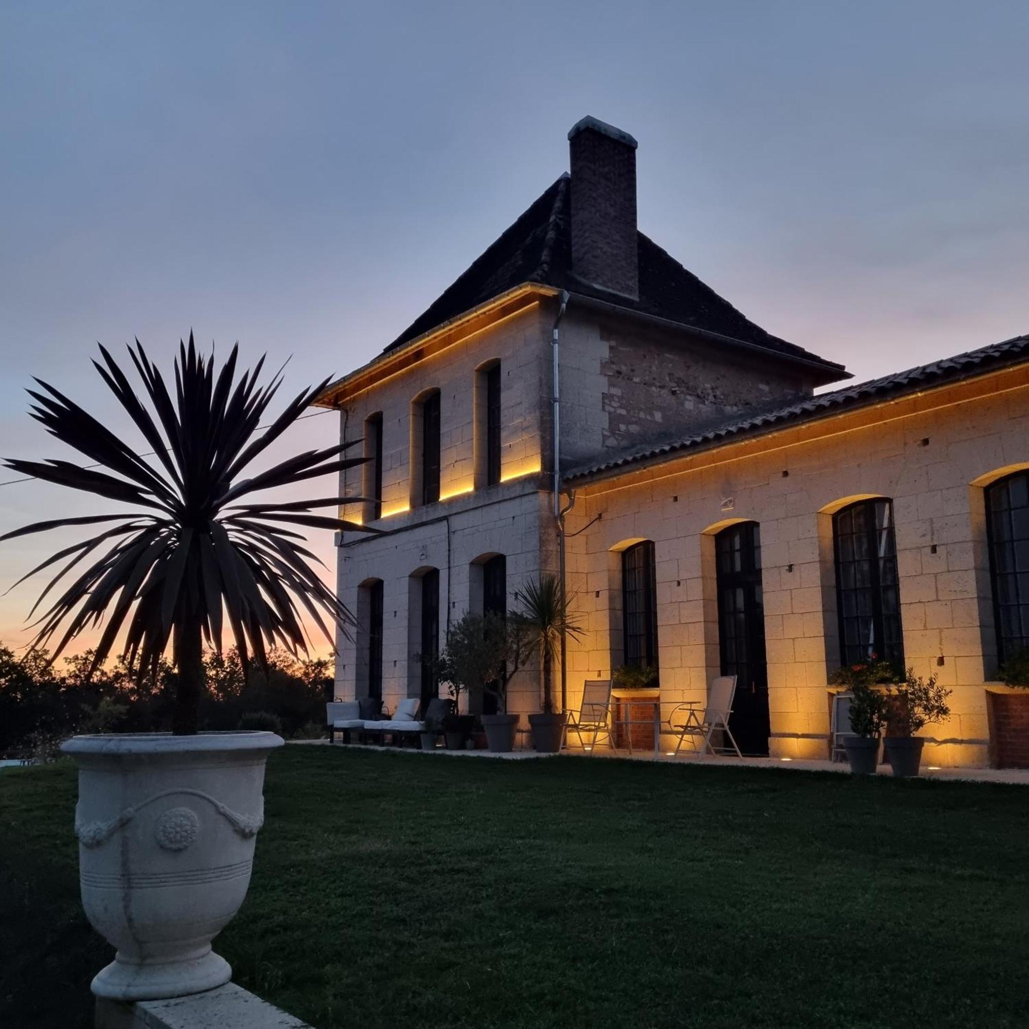 Apartmán Chateau Neuf Le Desert Le Pizou Exteriér fotografie