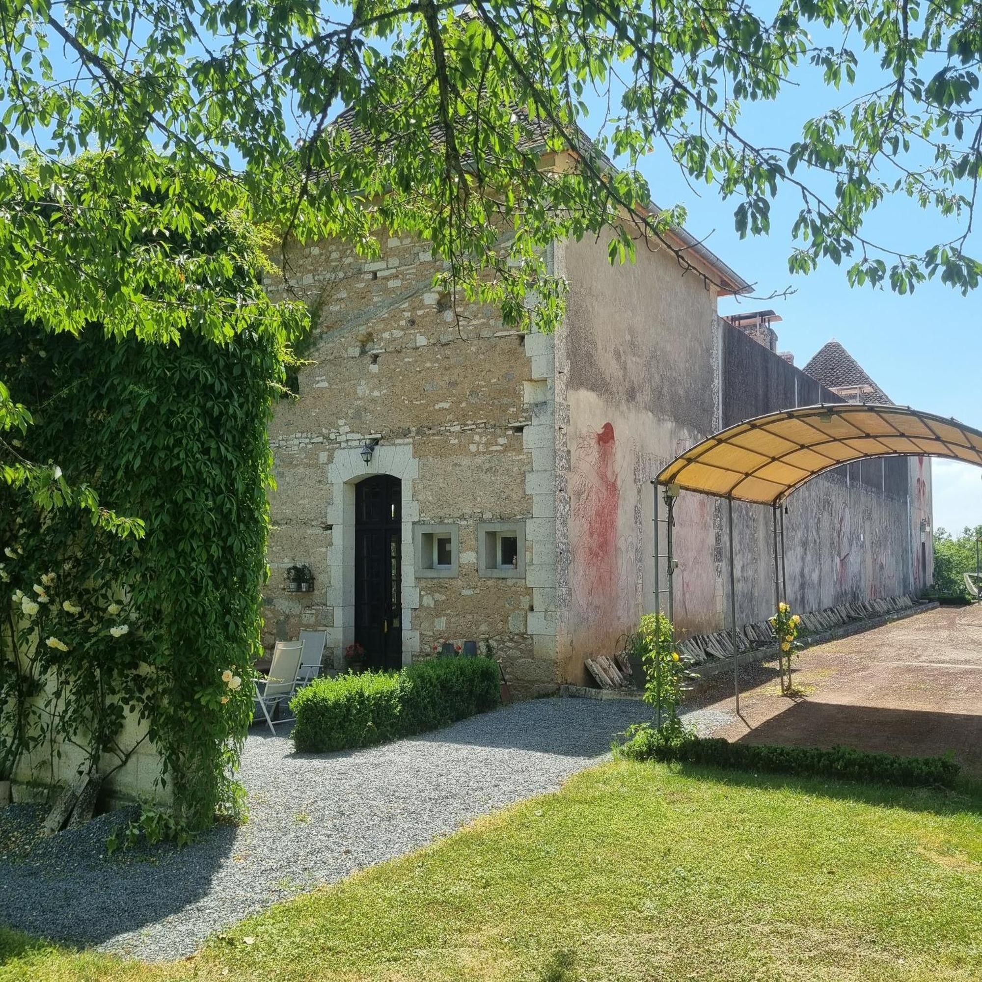 Chateau Neuf Le Desert Le Pizou Exteriér fotografie