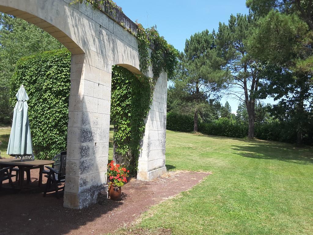 Apartmán Chateau Neuf Le Desert Le Pizou Exteriér fotografie